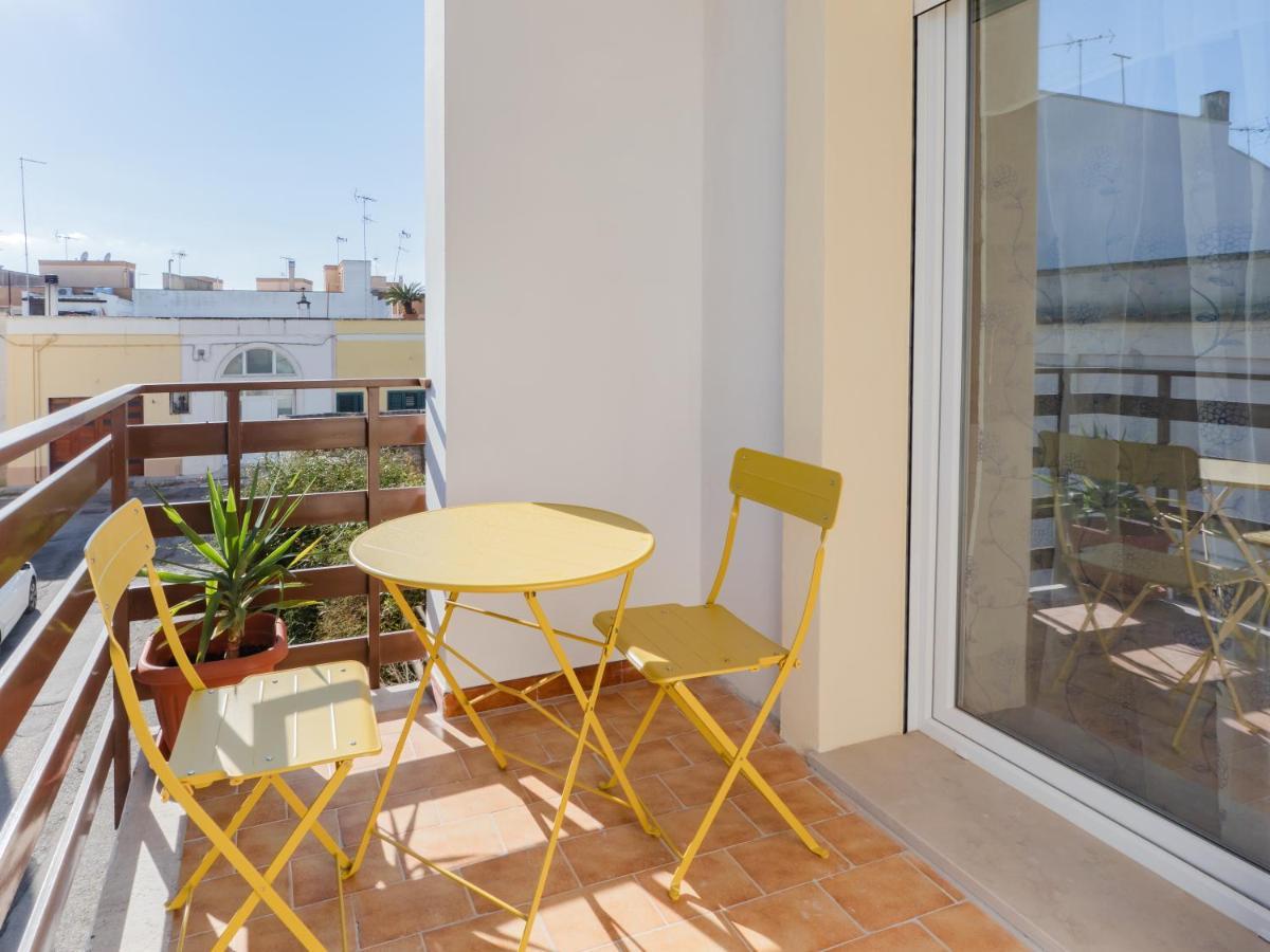 Salento 4 Stars - Blue & Yellow Squinzano Exterior photo